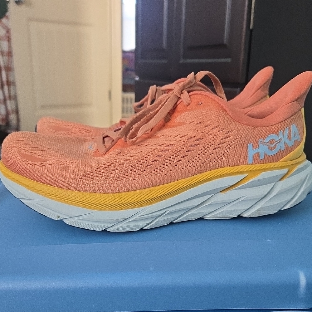Hoka Women's Clifton 8 Shoes - Coral